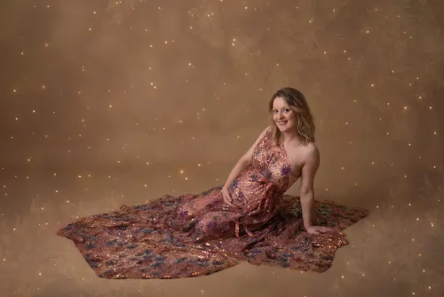 Séance photo grossesse en Sarthe – portrait lumineux