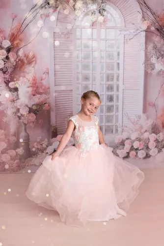 Séance photo enfant en Sarthe – sourire complice en studio