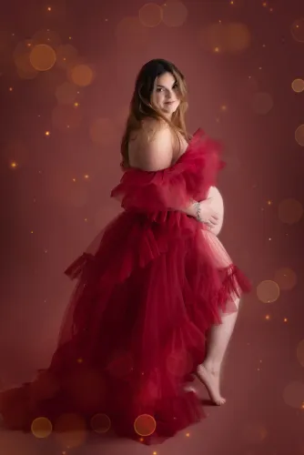 Femme enceinte près de Le Mans – séance photo en studio