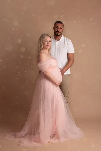 Photographe maternité en Sarthe – séance intime en intérieur